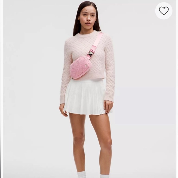 Lululemon pink fleece everywhere belt bag. NWT - Picture 4 of 4